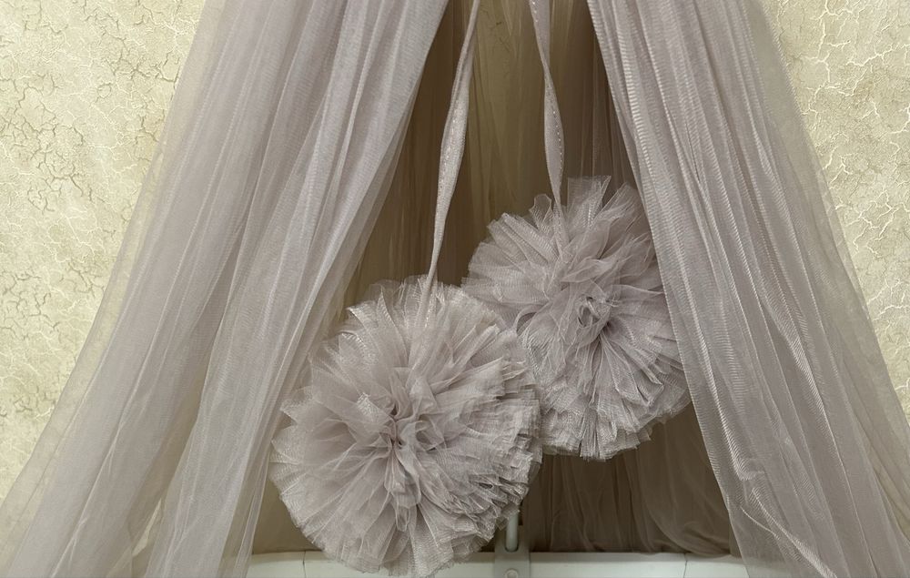 Балдахін з помпонами + тримач