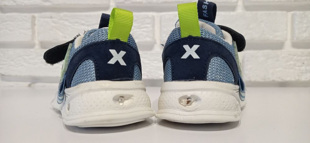 Кроссовки на мальчика 19 размер