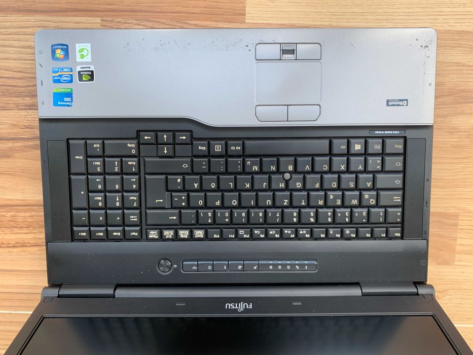 Laptop 17,3" Fujitsu  Celsius W920  16 ram/ i7 / Win 7
