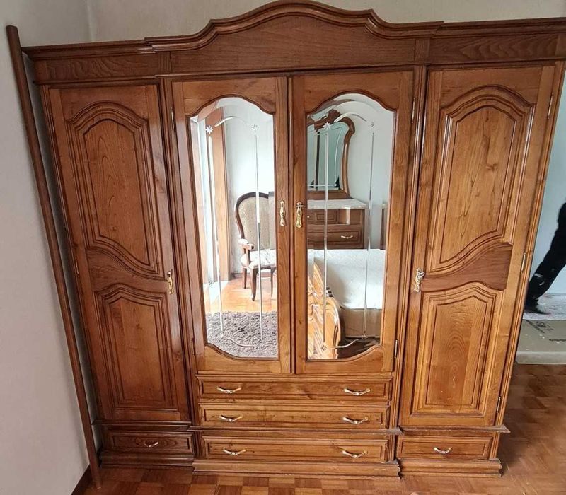 Quarto de casal em madeira de carvalho