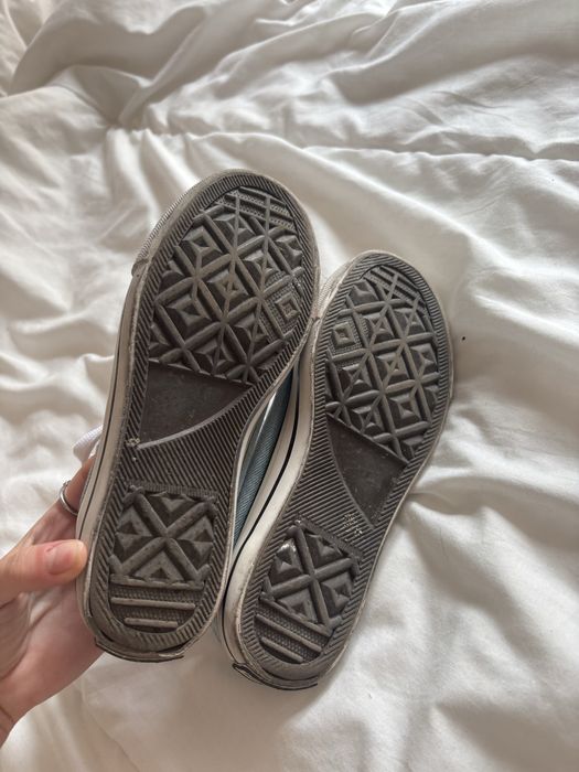 Tenis com atacadores