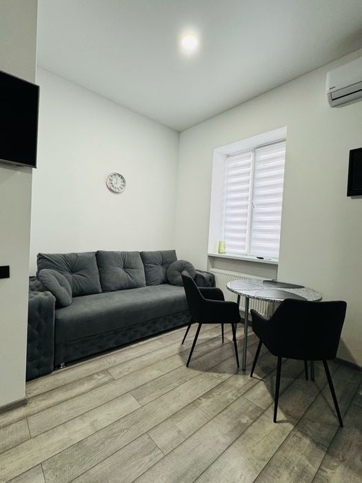 Світло є, безперебійне  живлення. Оренда, подобово. Центр.