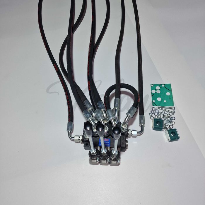 Rozdzielacz 3 Sekcyjny C-330 Hydrauliczny Zewnętrzny 2x Pływająca