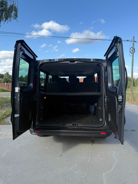 Bus na wynajem 9. osobowy. Renault Trafic Long 2024,
