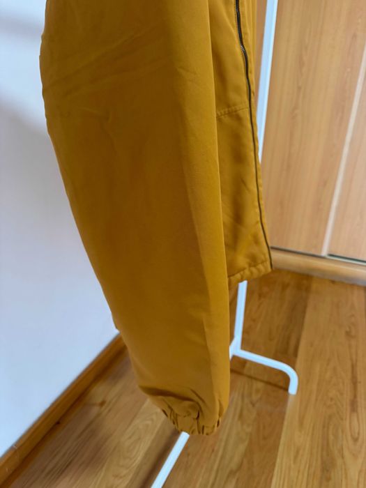 Casaco desportivo com capuz