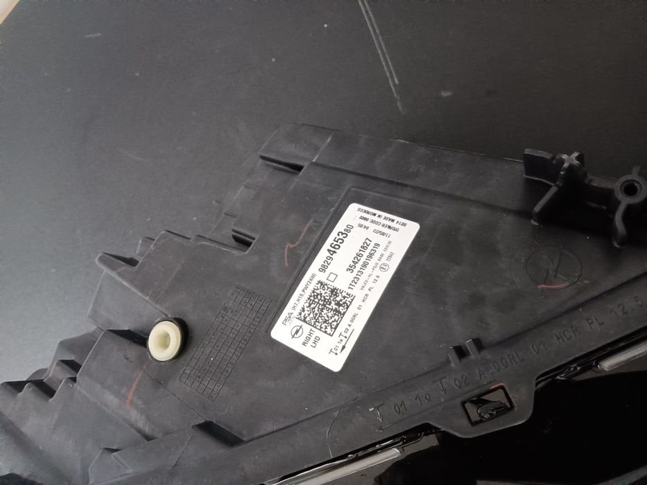 Ótica direita Opel Corsa F