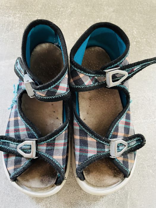 buty roz.25_2 pary plus sandały gratis