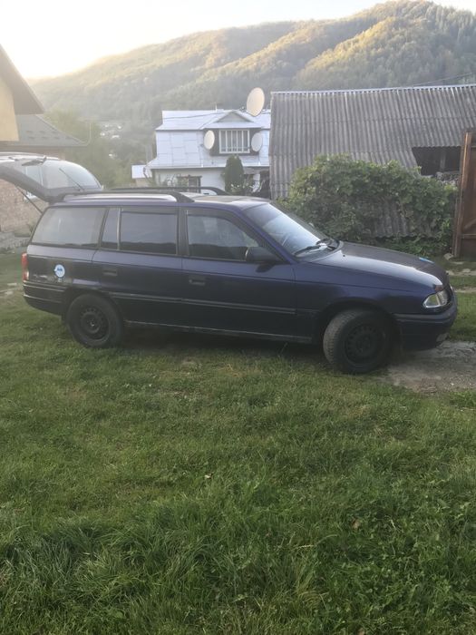 Опель Астра караван 1.6 бензин