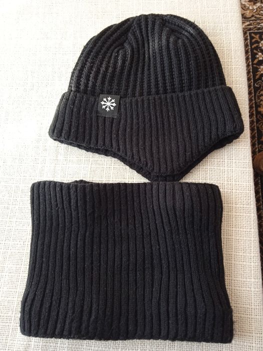 Комплект шапка и хомут новый