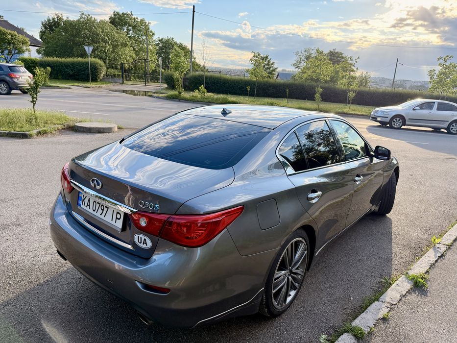 Infinity q50s гібрид,