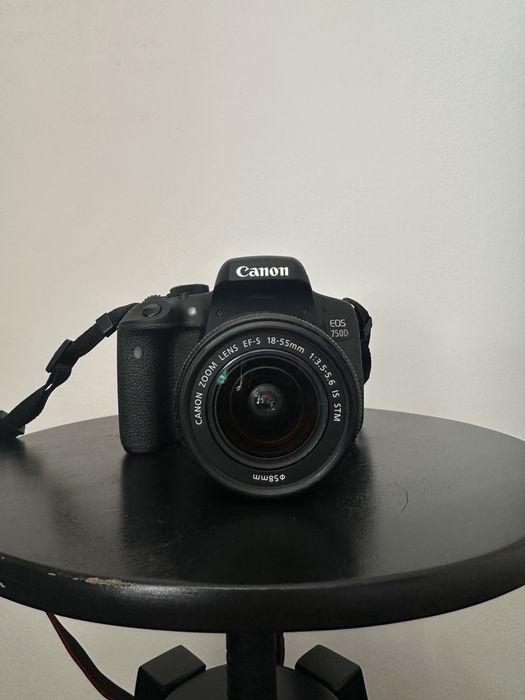 Camera fotográfica Canon 750D c/ acessórios