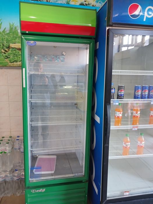 холодильный шкаф