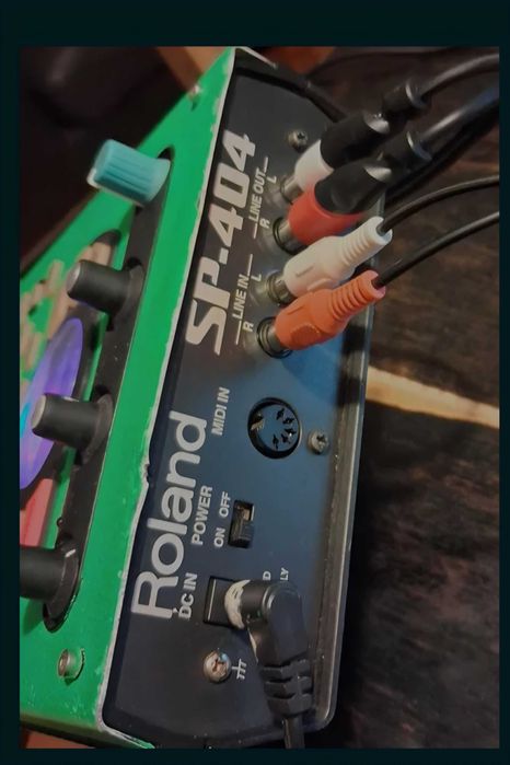 Sampler Roland SP 404A