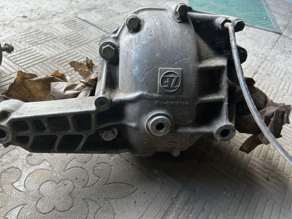 Передній та задній редуктор Мерседес мл 163 2.7 дизель 2000 Mersedes Ml163 2.7diesel