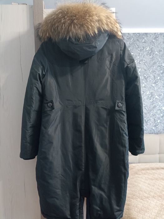Парка зимова зручна та тепла