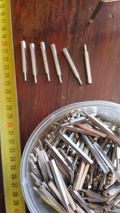 łączniki srubki dystanse wsporniki