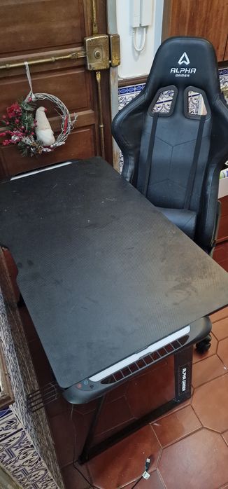 Cadeira e mesa gaming
