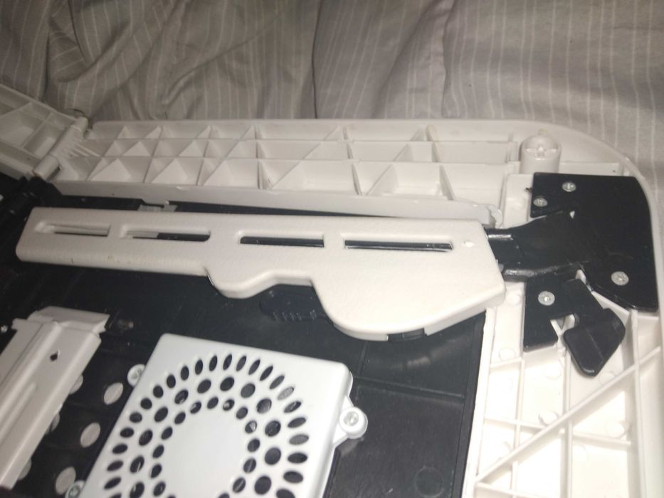 Столик без ножек, и ножка для Столика с охлаждением, для ноутбука.