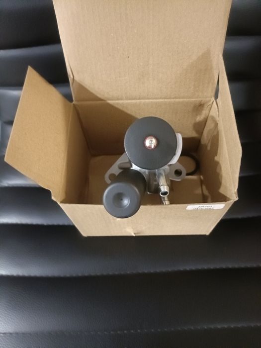 POMPKA PALIWA DO DEUTZ z pompką ręczną
 z pompką ręczną