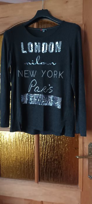 Sweterek czarny roz. L