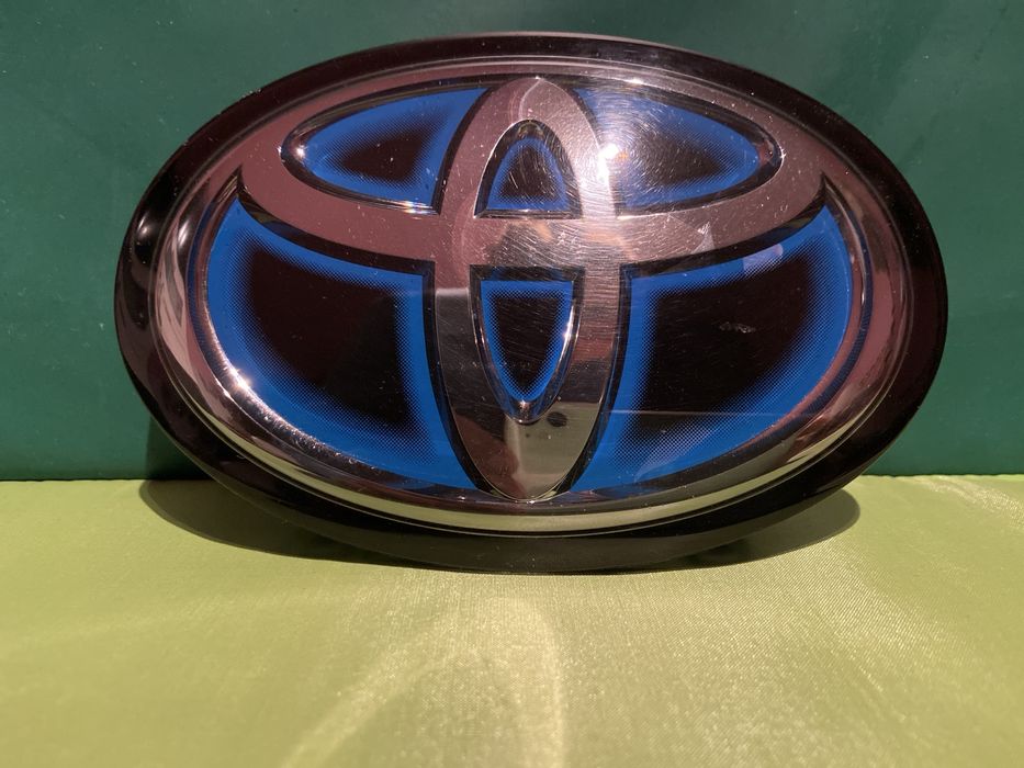 Emblemat Toyota Rav4 V 2018-Logo pod radar