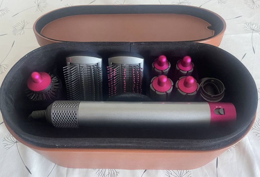 Стайлер Dyson.