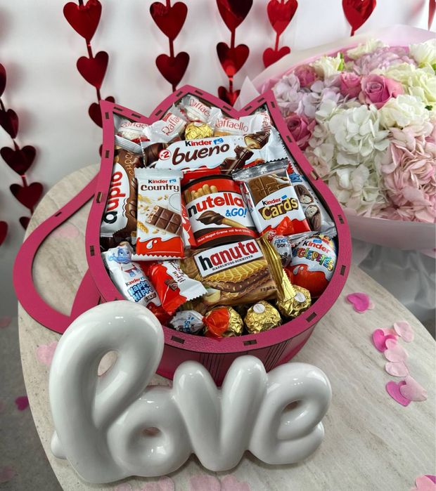 Солодкий подарунок дівчині | Бокс «Тюльпан» до 14 лютого