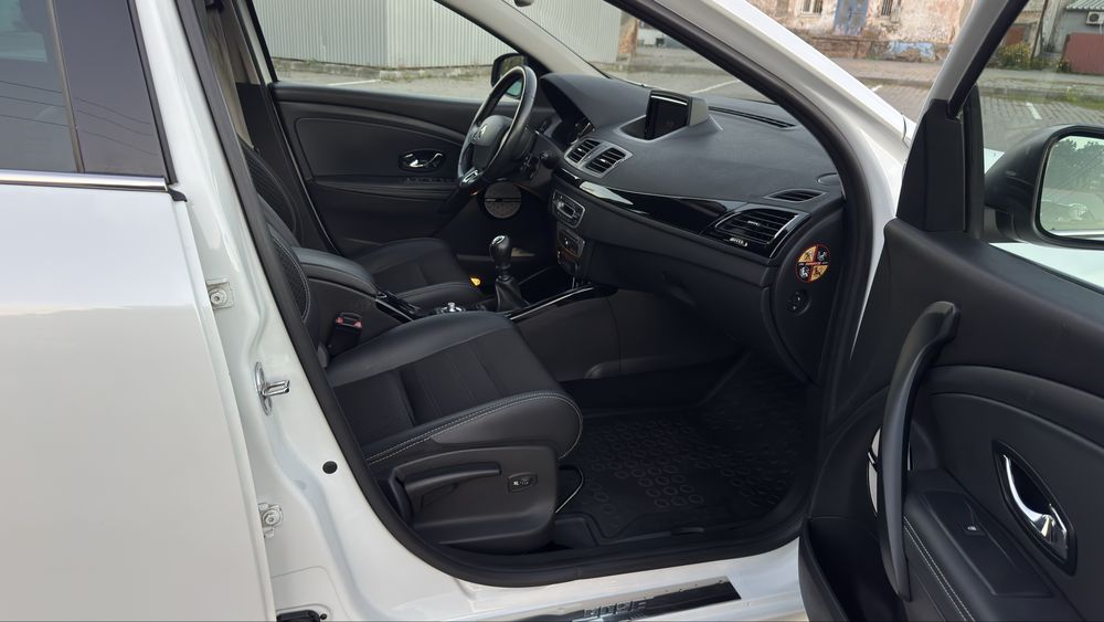 Renault Megane 2016рік BOSE Не фарбований