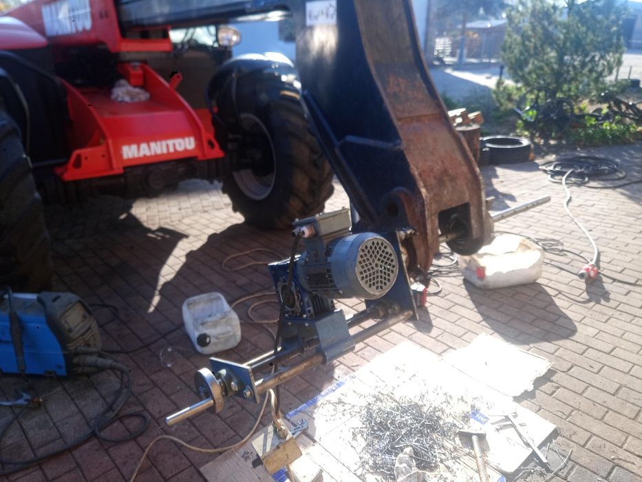 Wytaczanie wytaczarką mobilną u klienta regeneracja otworów tulejowani