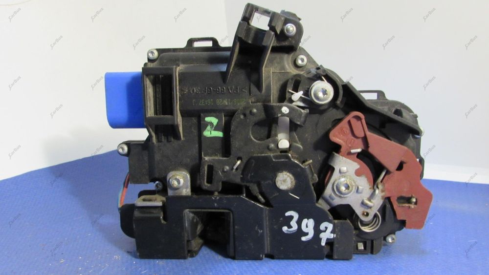 Замок дверей задньої правої VW Touareg GP двери задней Туарег