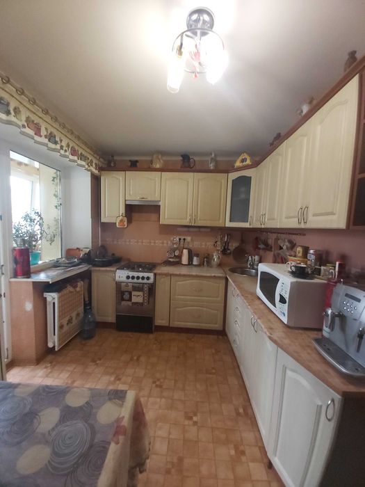 Продаж 3-х кімн. квартири Левка Лукьяненка 18,  біля М Минська