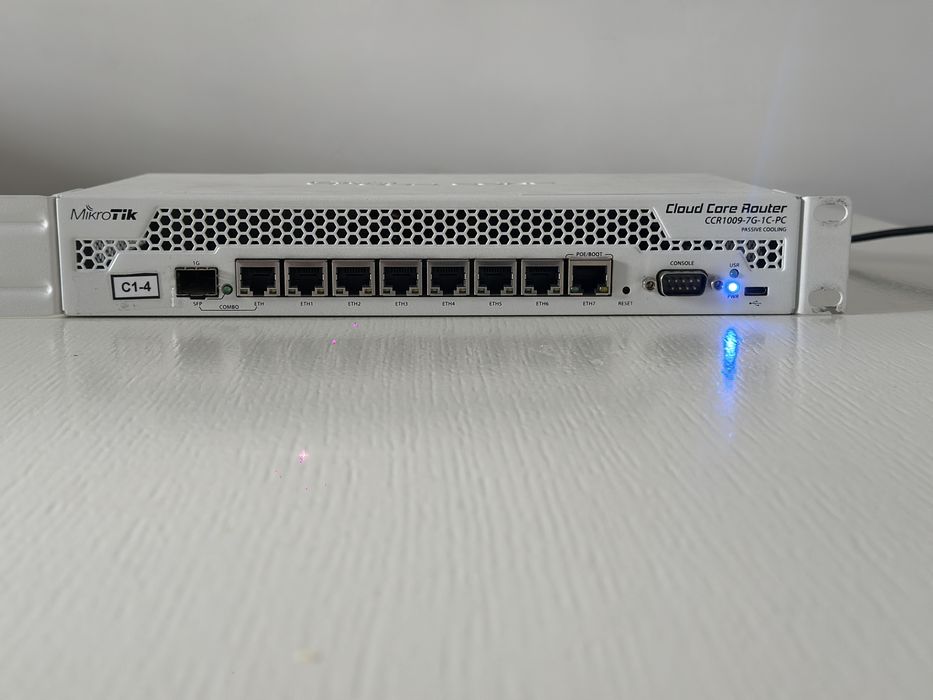 Router MikroTik VPN WireGuard  CCR1009-7G-1C- PC 8x RJ45
