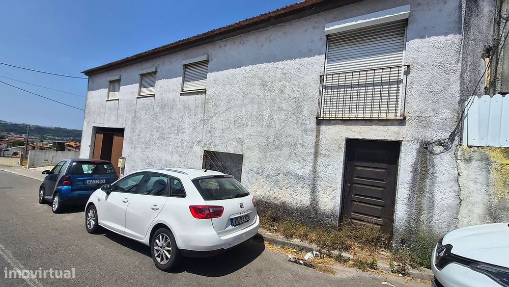 Moradia T5 para venda
