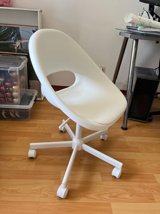 Secretaria e cadeira