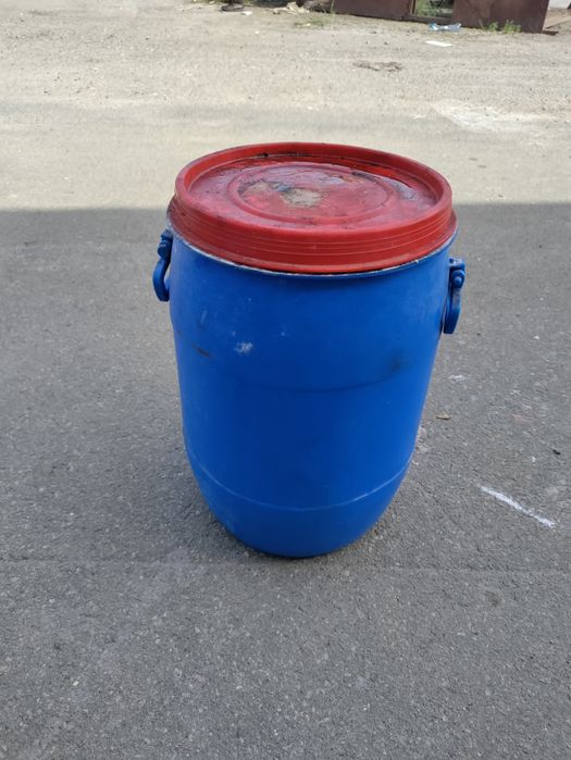 Бочка  из пластмассы. Бочка металлическая