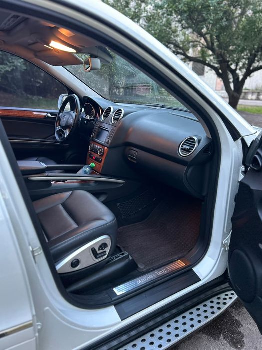 Mercedes- ML 2010рік 3.0D