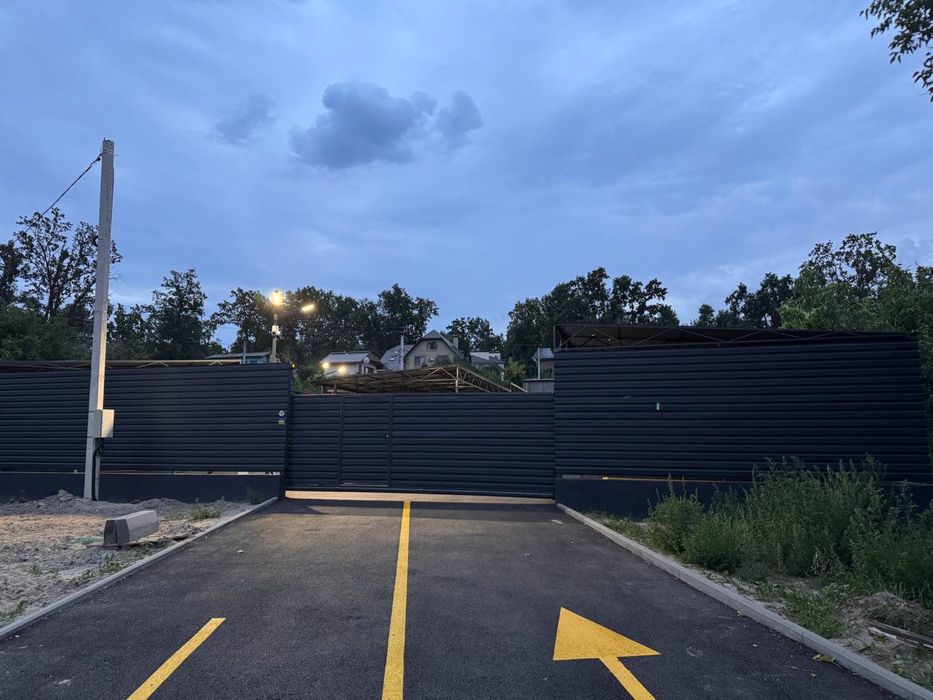 Оренда паркомісця з відеонаглядом та навісом