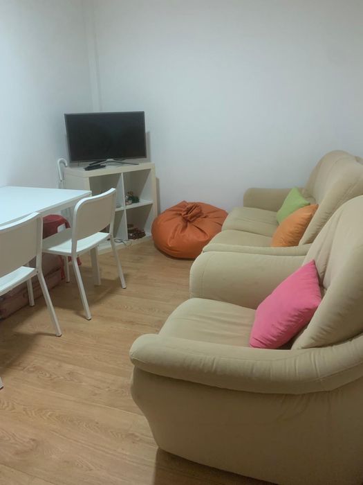 Alugo quarto na Quinta dos Barros perto do Hispital de Santa Maria e da Universidade Catolica