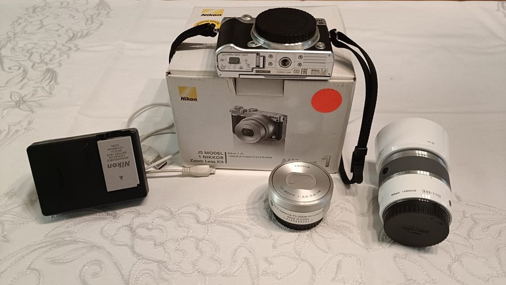 Máquina fotográfica NIKON 1 J5 impecável, muito atual e completa