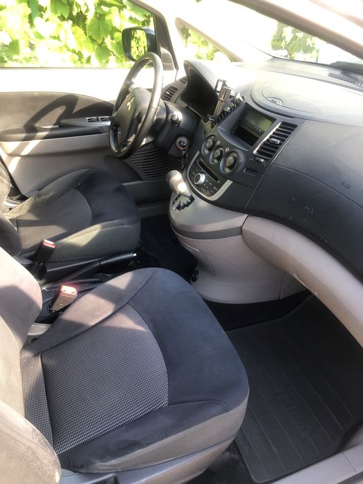Mitsubishi Grandis 2,4L газ/бензин