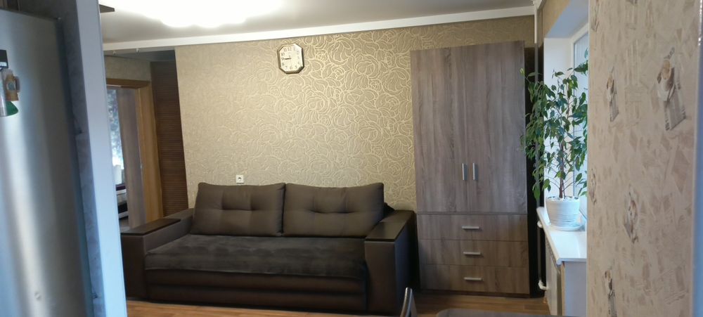 Продам 3-х кімнатну квартиру на Перемоги, 107