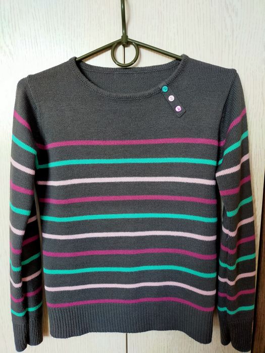 Светр в смужку розмір 140-146-152