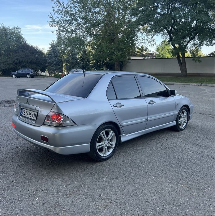 Продам Mitsubishi Lancer IX 2007 год 2,0 на механике