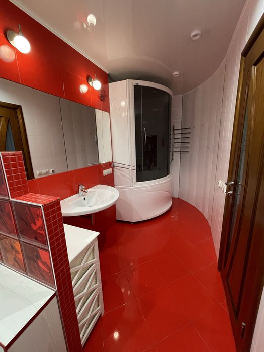 3-кімн. Квартира 100 м.кв (р-н Панчішна ф-ка)