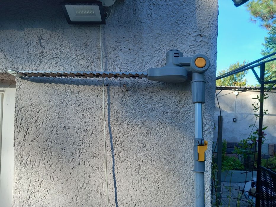 Pila / Nożyce na wysięgniku  Titan 51cm 18V TTT831HDC 1 x 5 Ah