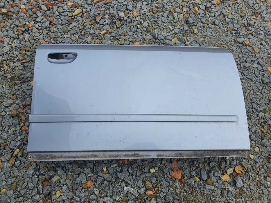 Audi A4 B6 poszycie drzwi prawy przód kolor LY7H