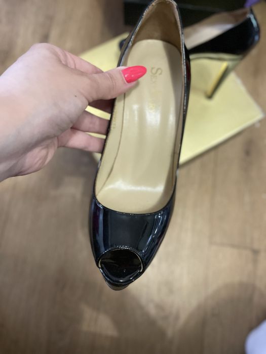 Туфли лаковая кожа 37р в хорошем состоянии
