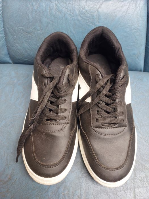 Женские  кожаные кроссовки