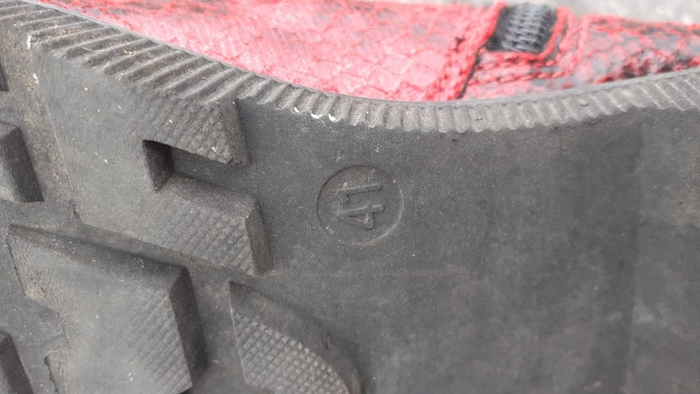Buty 41 z czerwonego prawie krokodyla ;)