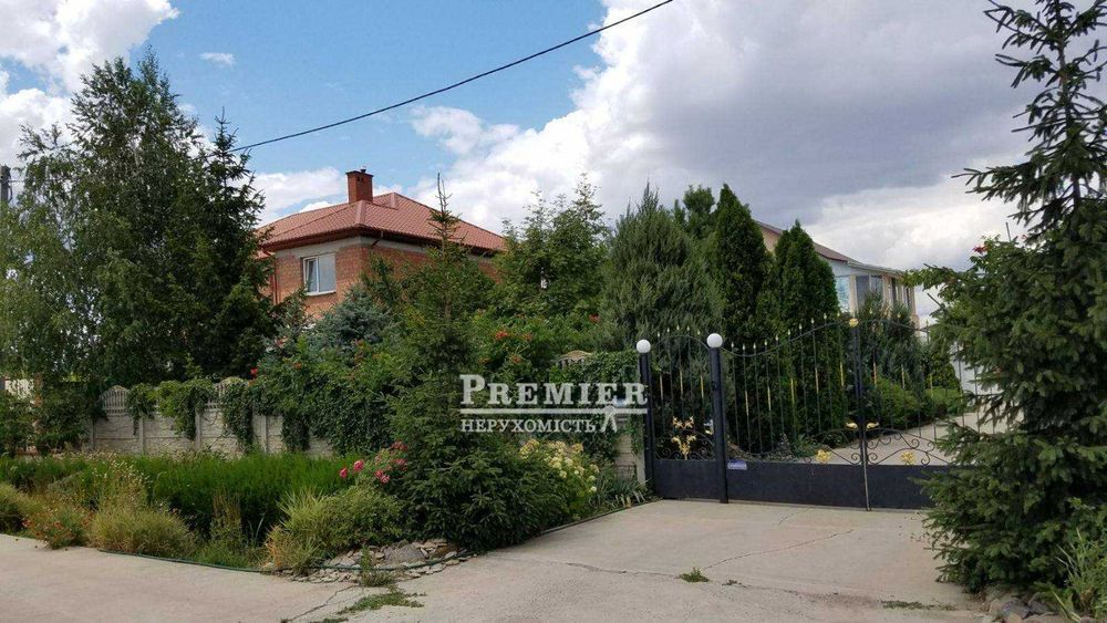 Продам 2-х поверховий будинок